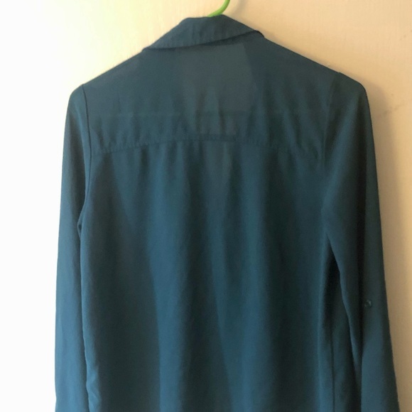 Gorgeous sheer teal shirt with zipper pockets - Picture 3 of 6